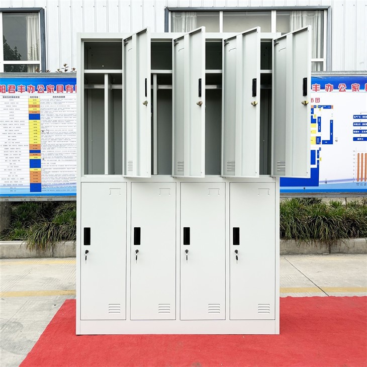 8 Door Locker